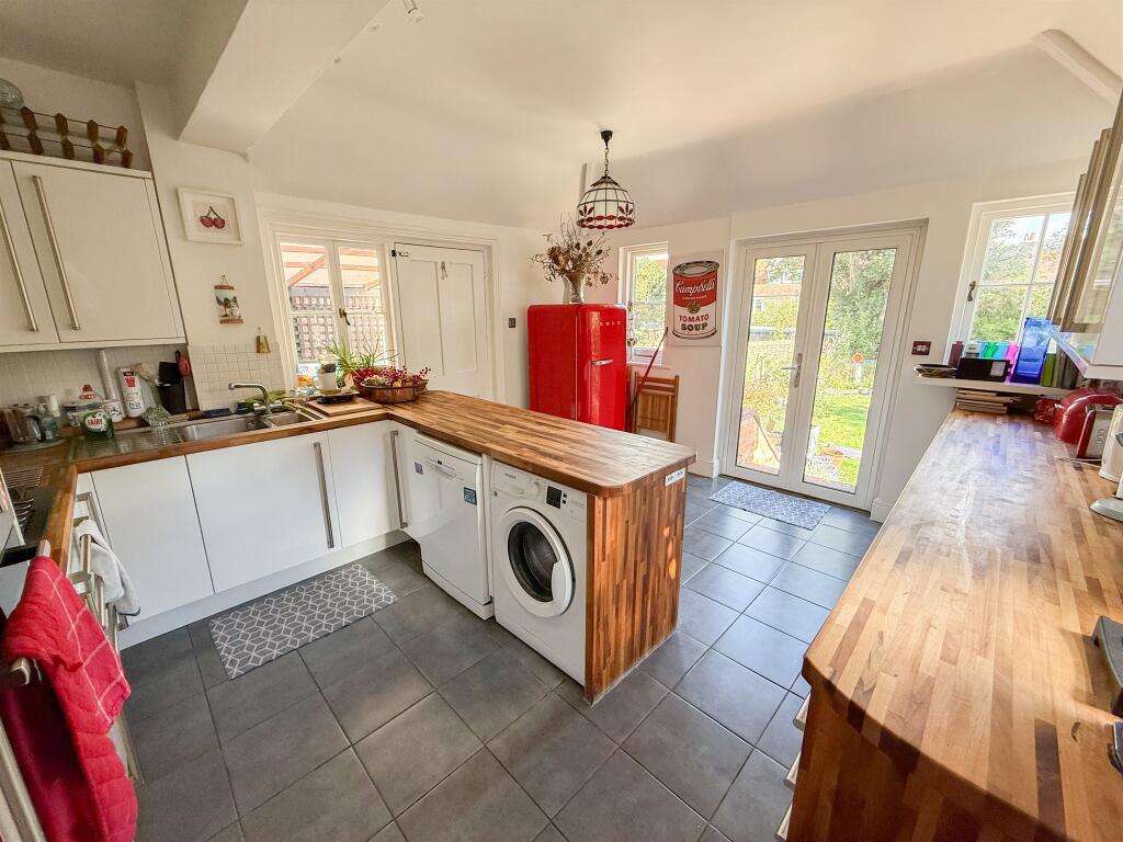 Apartment in Brighton - View 4