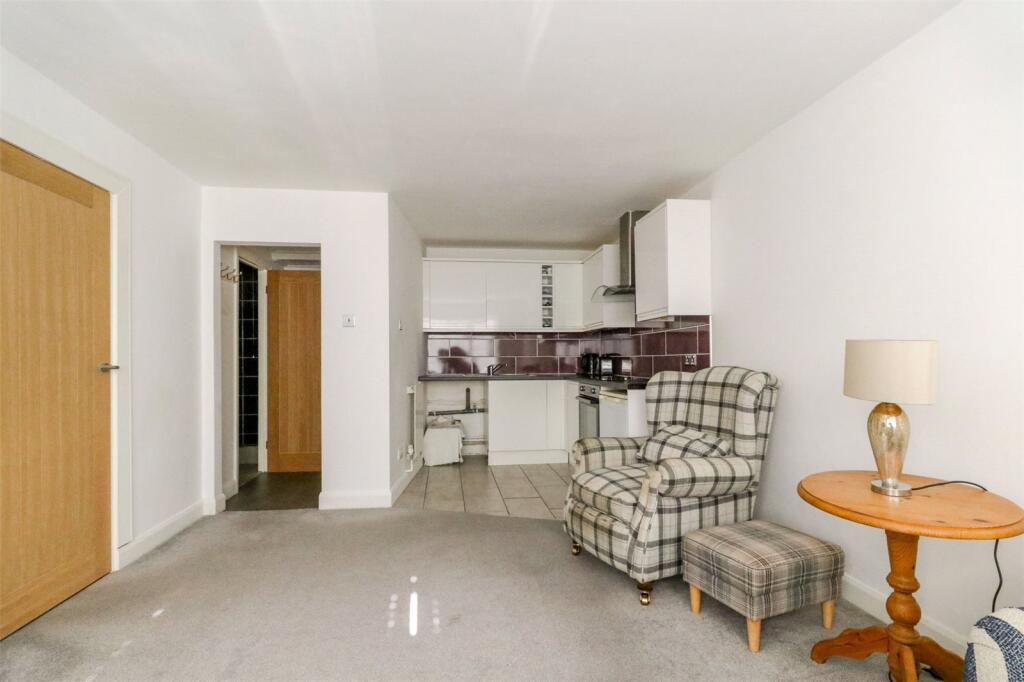 Apartment in Enfield - More