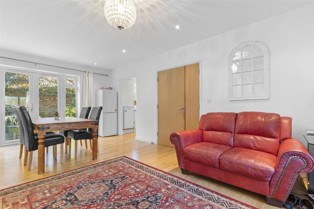 Redcroft Way, Polegate photo 4