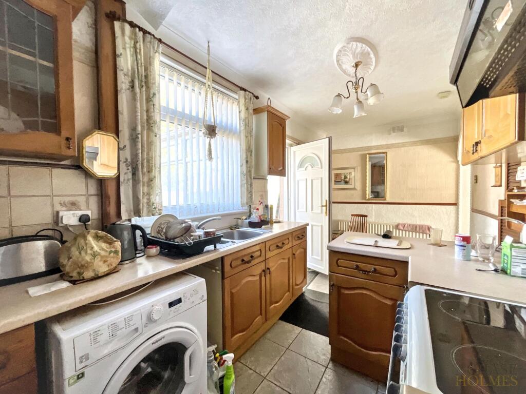 House in South Tyneside, West Harton - More