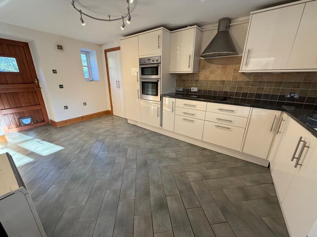 Additional image 5 of Lake Mews, Barwick Park, Yeovil, Somerset, BA22 9TB