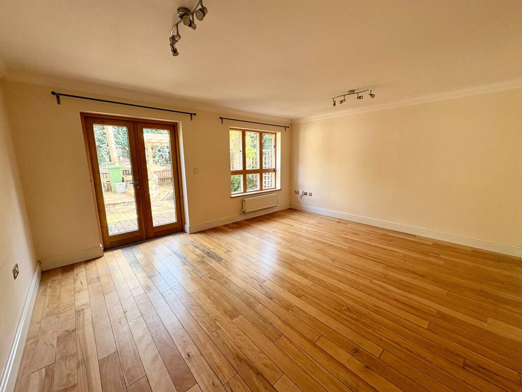 House in Cambridge, Cambridgeshire - View 2
