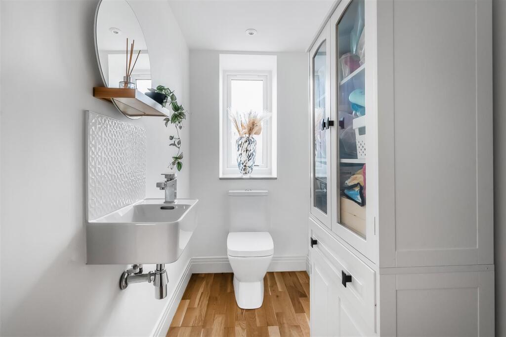 House in Kingston upon Thames - View 3