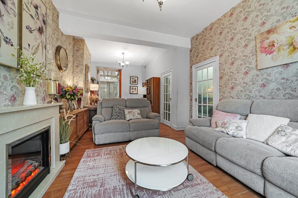 Chestnut Avenue, London, E7 photo 3