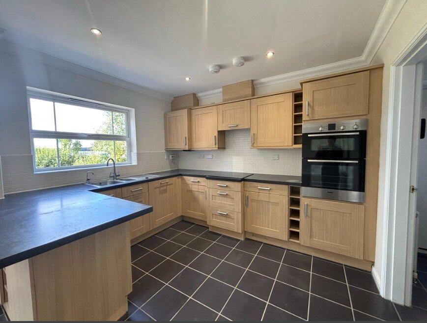House in Leeds - View 2
