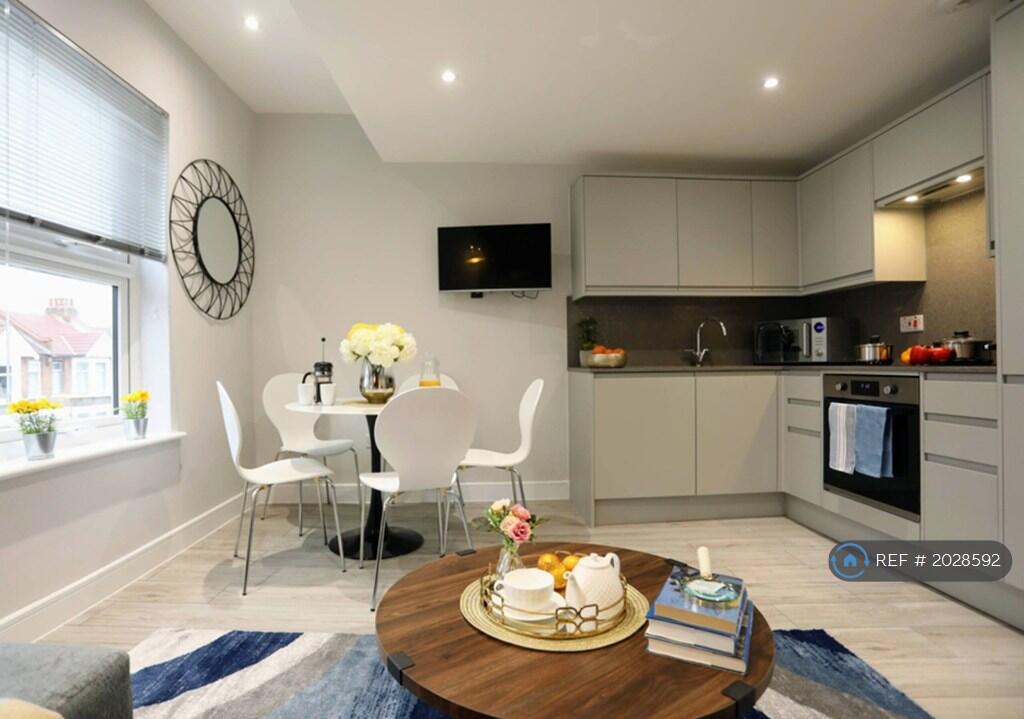 Apartment in London - View 5