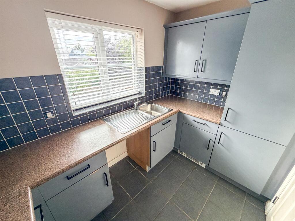 Apartment in Northampton, North Northamptonshire - View 4