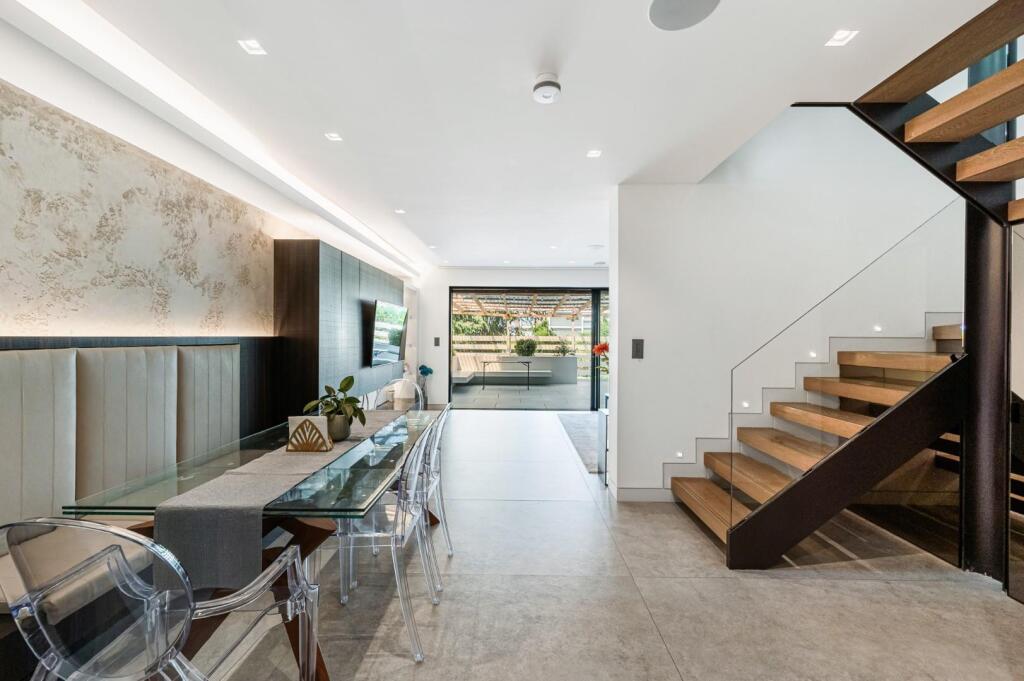 House in London - View 4