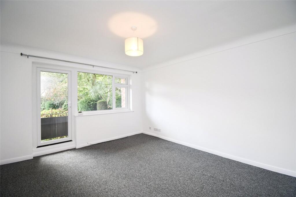Apartment in Wirral, Liverpool City Region - View 5