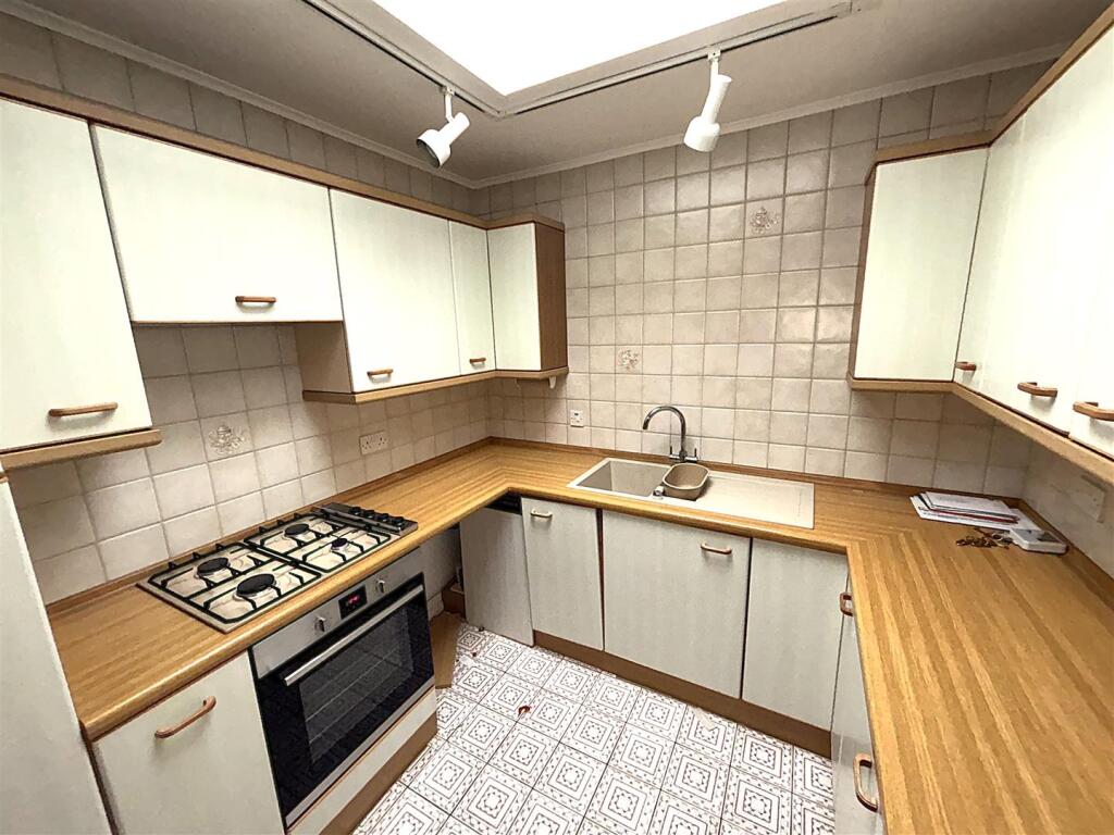 Florida Court, 76 Westmoreland Road, Bromley photo 4