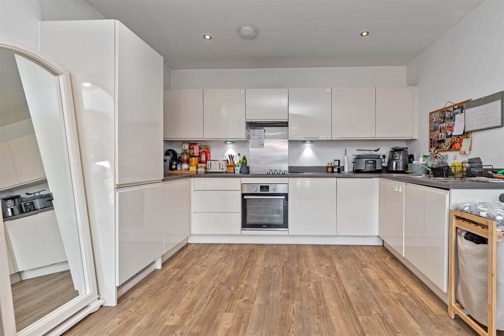 Apartment in St Albans - View 3