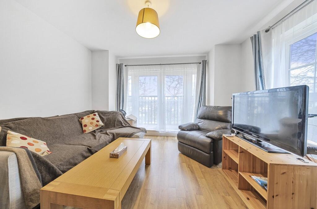 Apartment in Guildford, Surrey - More