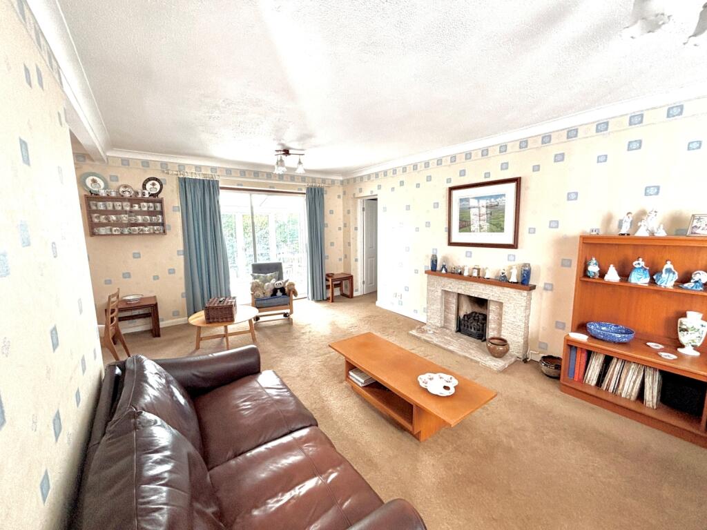 Alderside Walk, Englefield Green, Egham, Surrey, TW20 photo 2