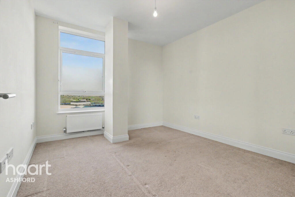 Apartment in Ashford, Kent - View 4