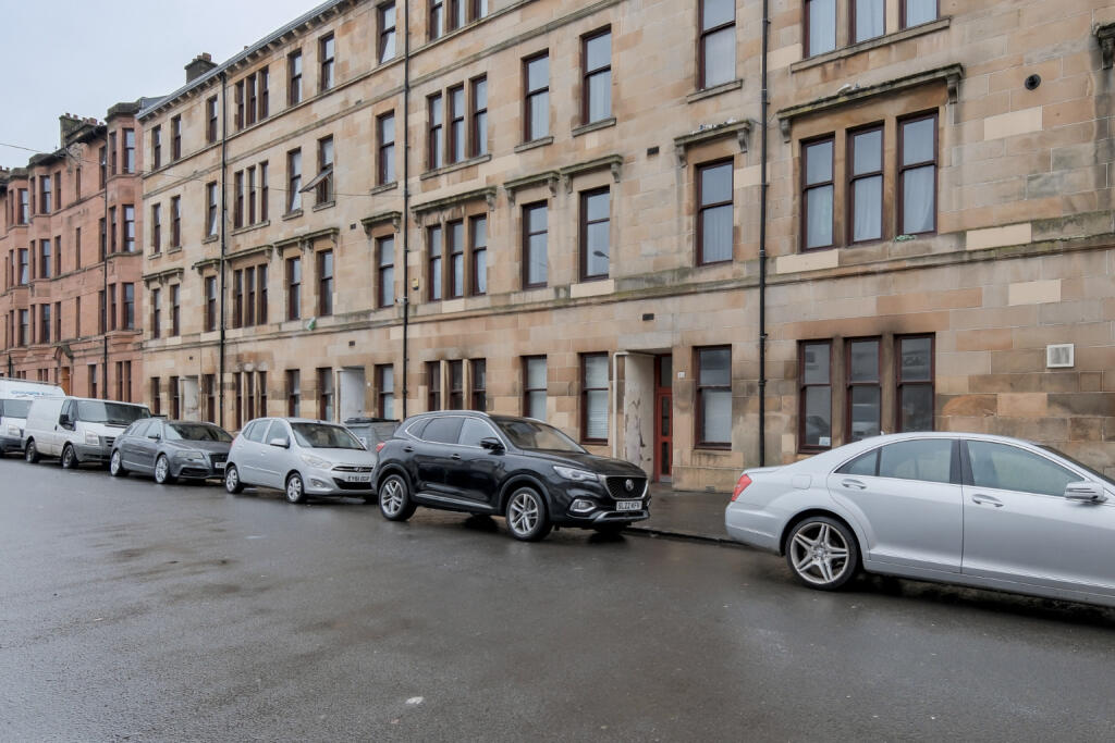 Main image of property: 1/2 52 Bankhall Street, Govanhill, Glasgow, G42 8SW
