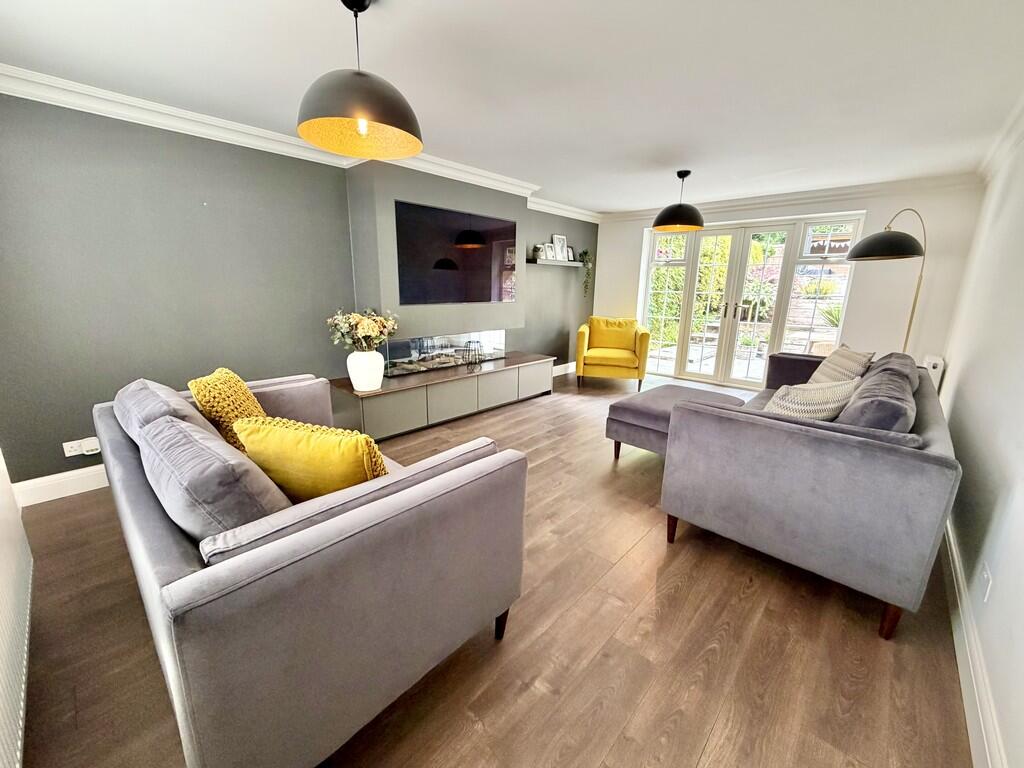 House in Corfe Mullen - View 2