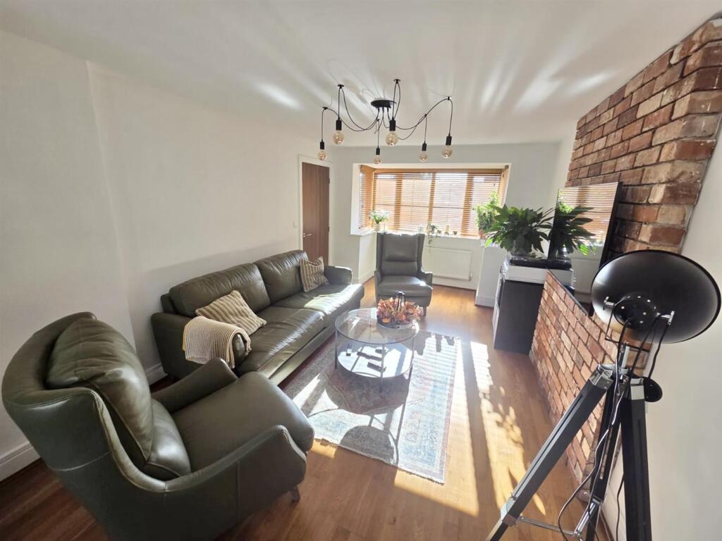 House in Ashfield, Sutton in Ashfield, Nottinghamshire - View 2