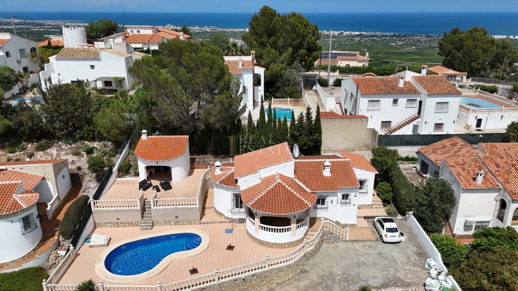 Main image of property: Valencia, Valencia, La Font D'en Carros