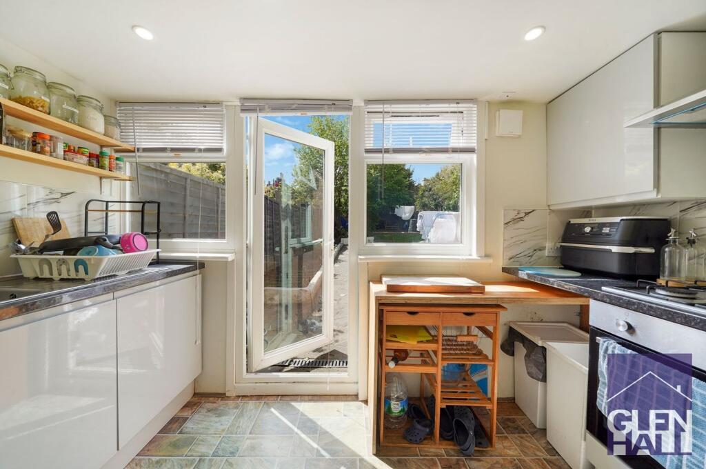 Apartment in London - More
