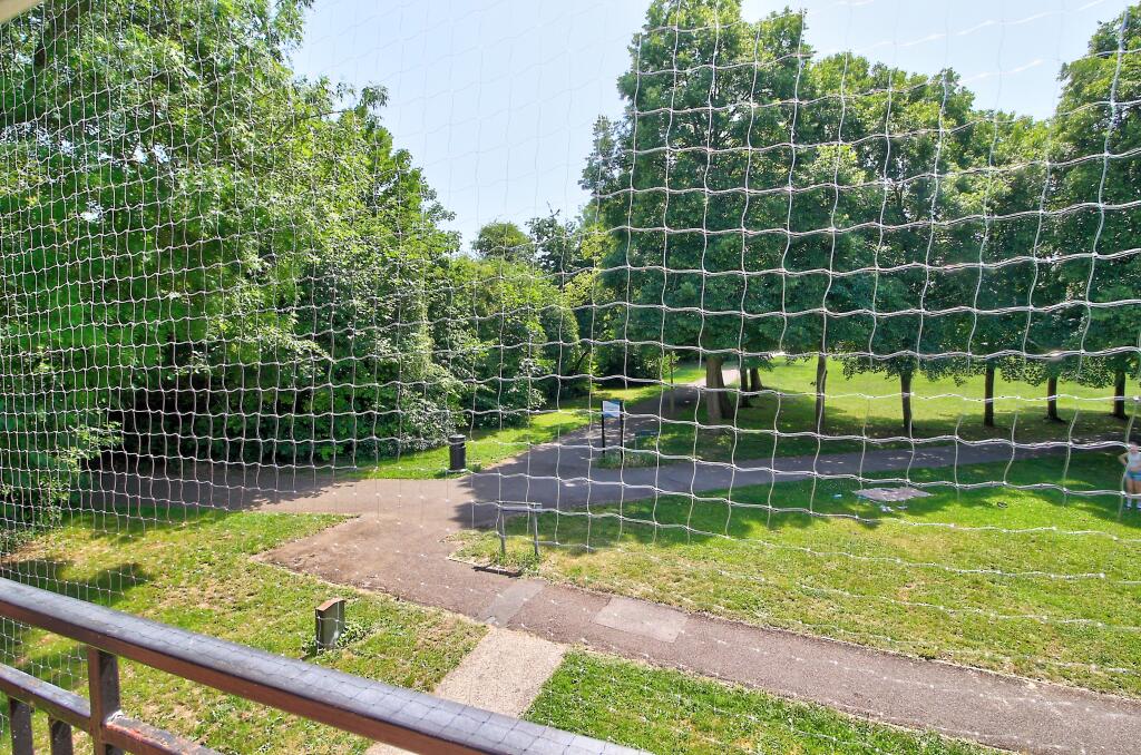 Elgar Close, Basingstoke, RG22 - View 6