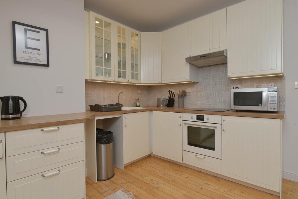 70 Cordiners Land, West Port, Edinburgh, EH1 2LF - View 6