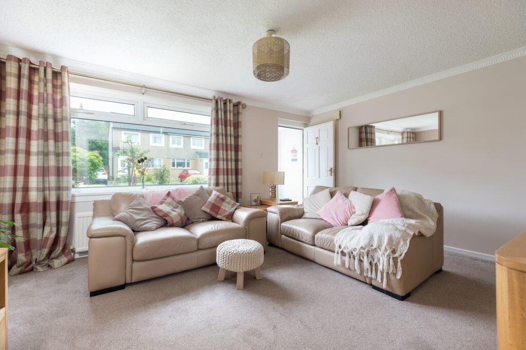 Alloway Drive, Newton Mearns photo 3