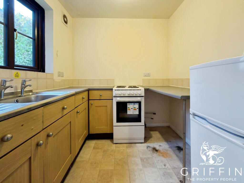 Apartment in Romford - View 4