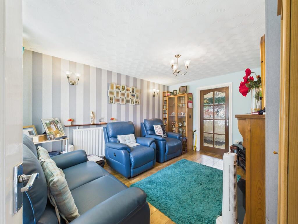 Bodiam Avenue, Tuffley, Gloucester, Gloucestershire, GL4 photo 2
