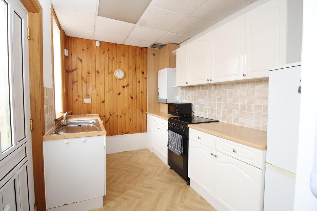 House in Glasgow, West Dunbartonshire - More