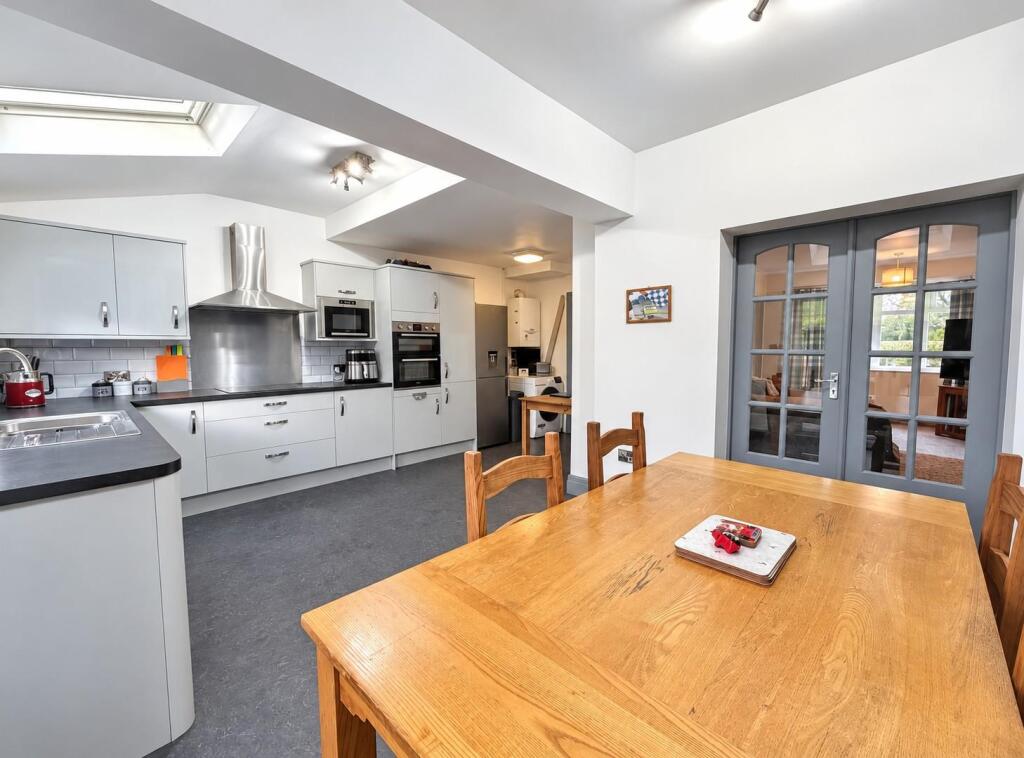 House in High Peak, Chapel-en-le-Frith - View 3