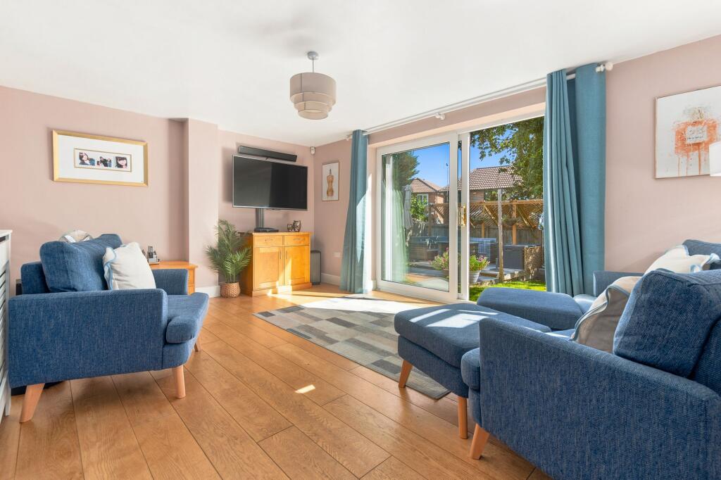 House in Newell Green, Warfield - View 4
