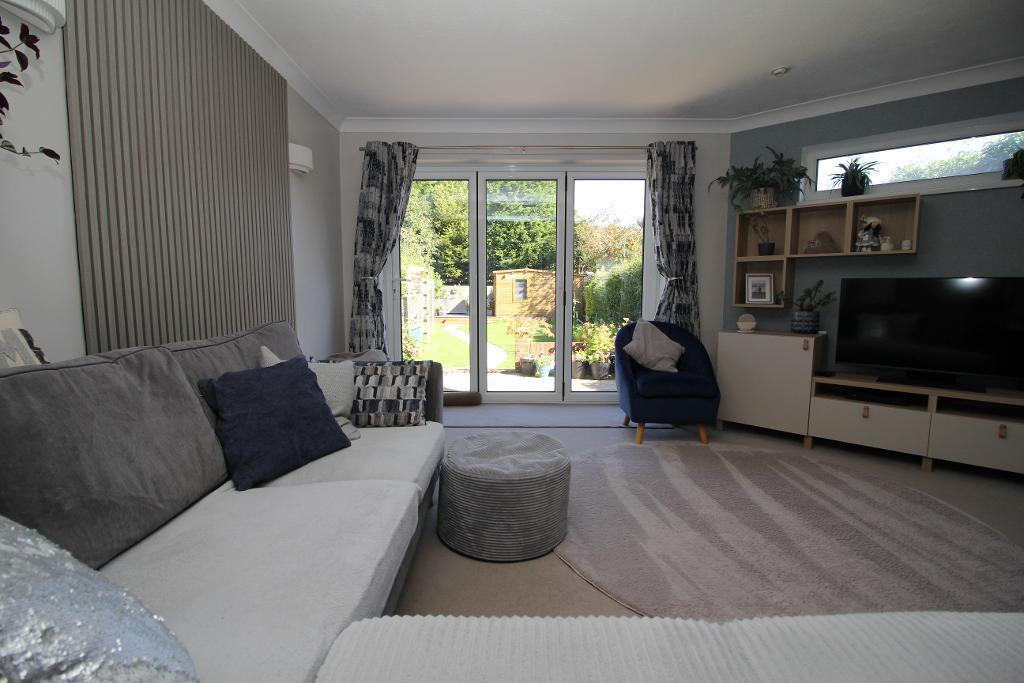 Littlestone Road, Littlestone, New Romney, Kent, TN28 8LP photo 2