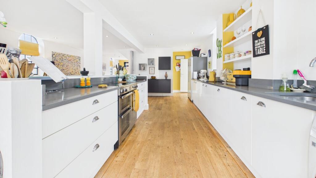 House in South Kesteven, Langtoft - View 4