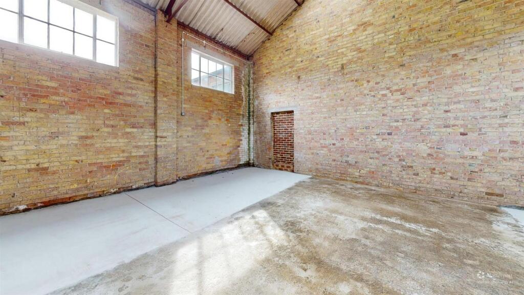 Tractor-Shed-Court-Farm-Church-Street-Photo-3-Defu