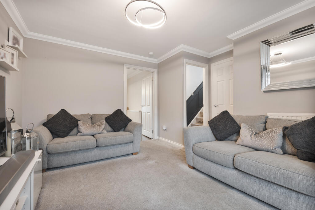 Orchard Gardens, Strathaven, South Lanarkshire photo 3