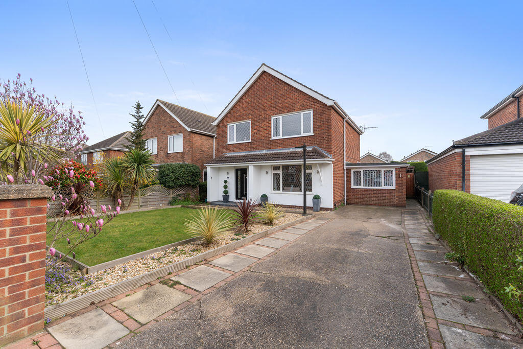 3-bed detached on Wybers Way, Wybers, Grimsby, £285,000
