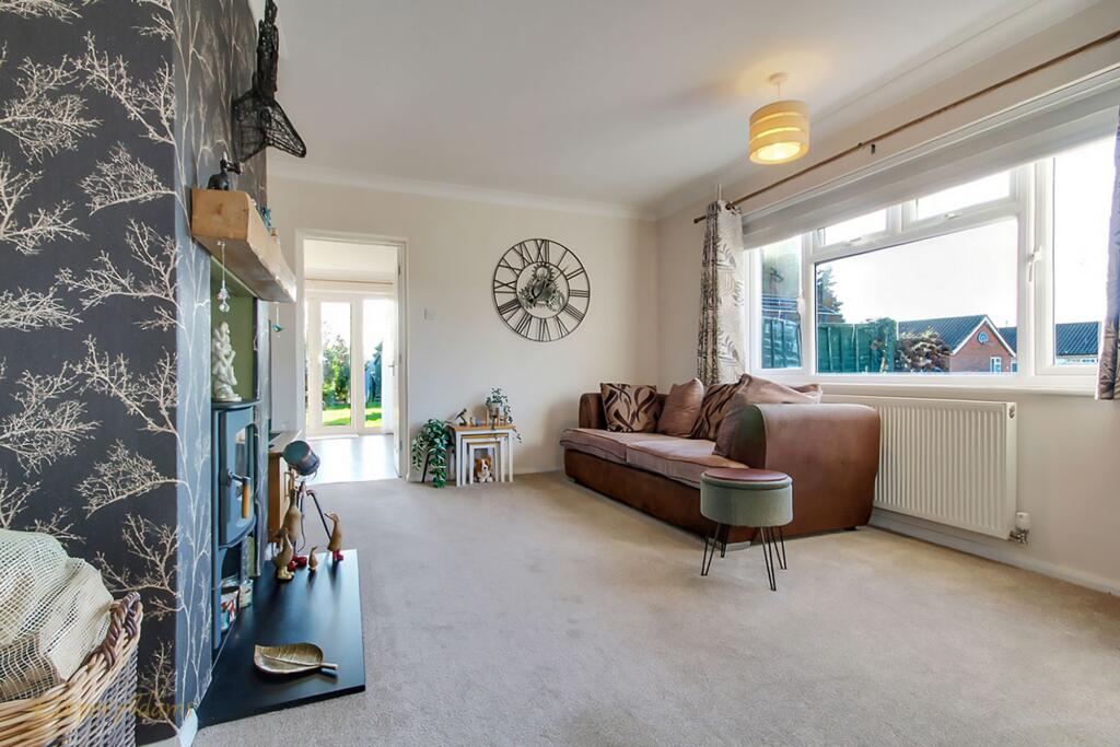 Saxon Close, East Preston, BN16 photo 4