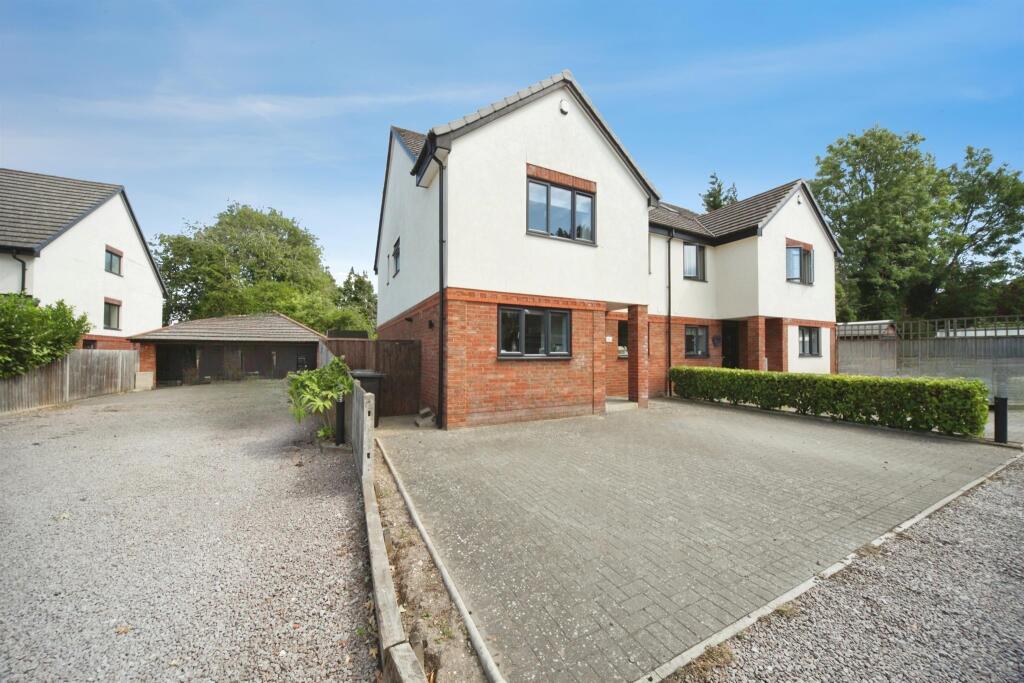 Main image of property: Aubrey Close, Dunstable