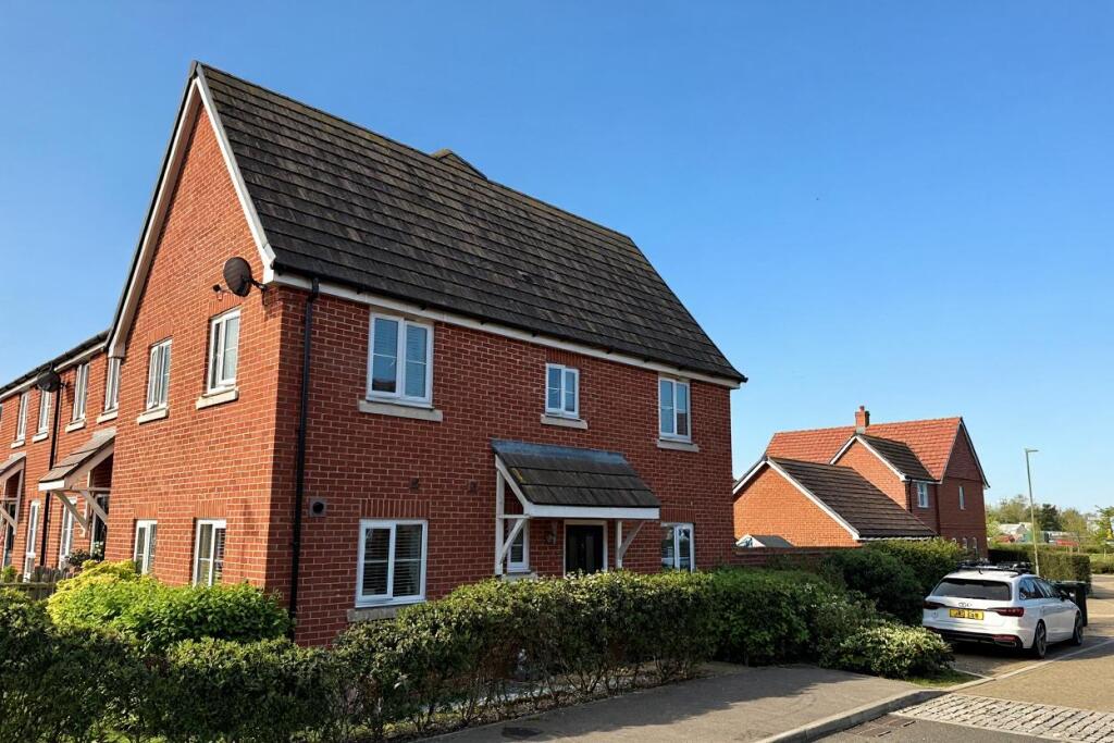 Main image of property: Narrowleaf Drive, Ringwood, BH24 3FR