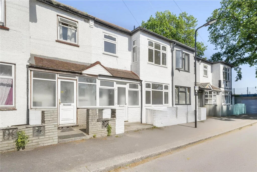 Main image of property: West End Avenue, London, E10