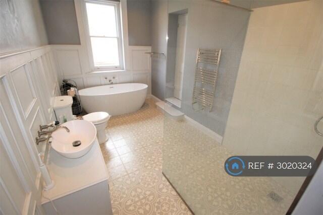 House in Guildford - View 5