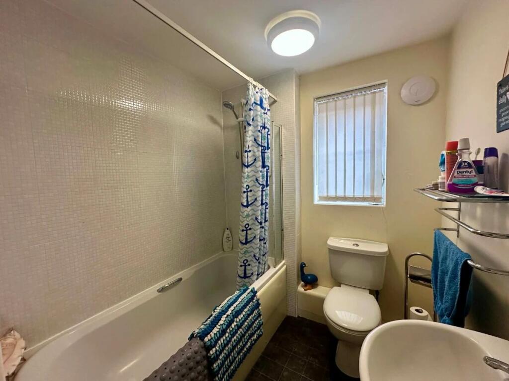 Apartment in Doncaster, South Yorkshire - More