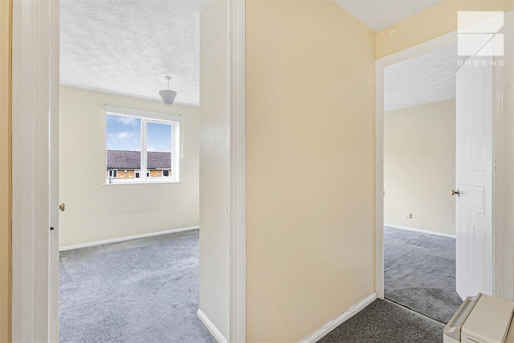 Beaufort Close, Chingford, London - View 5
