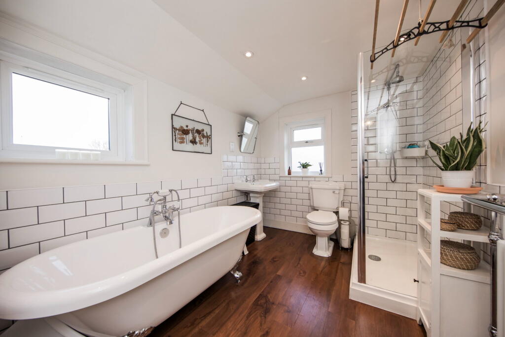 House in Tonbridge - More