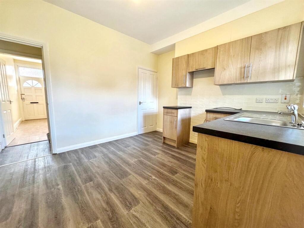 4 Byrom Street Leek Staffordshire photo 4