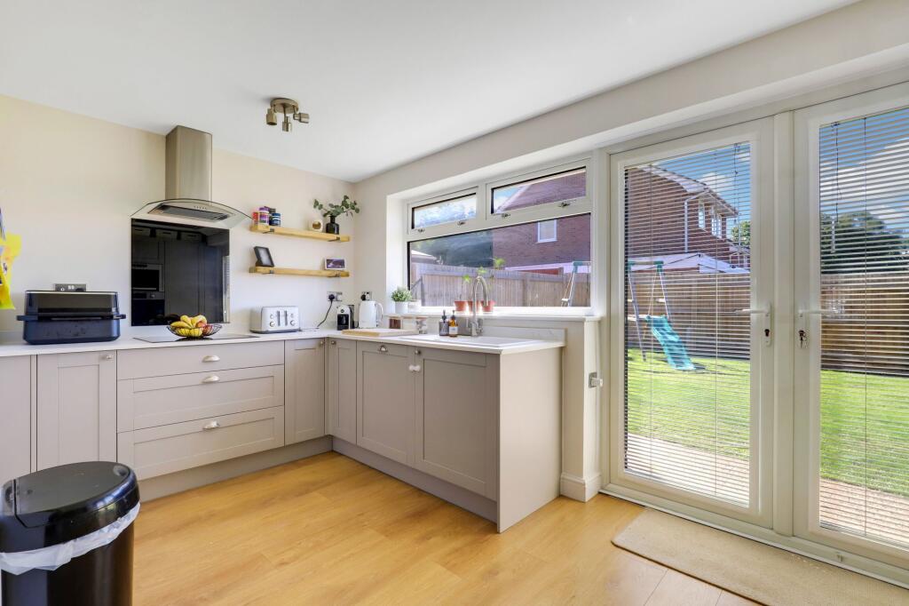Grampian Drive, Arnold, NG5 photo 4
