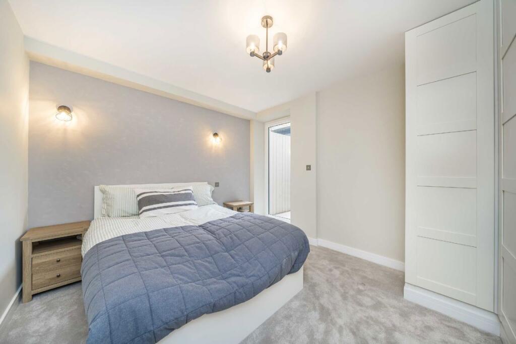 Apartment in London - More