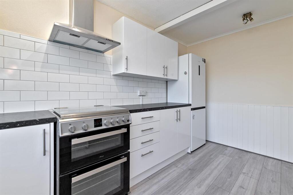 Mendip Close, St. Albans – pohled 4