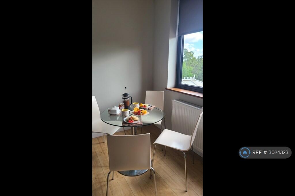 Apartment in London - View 5