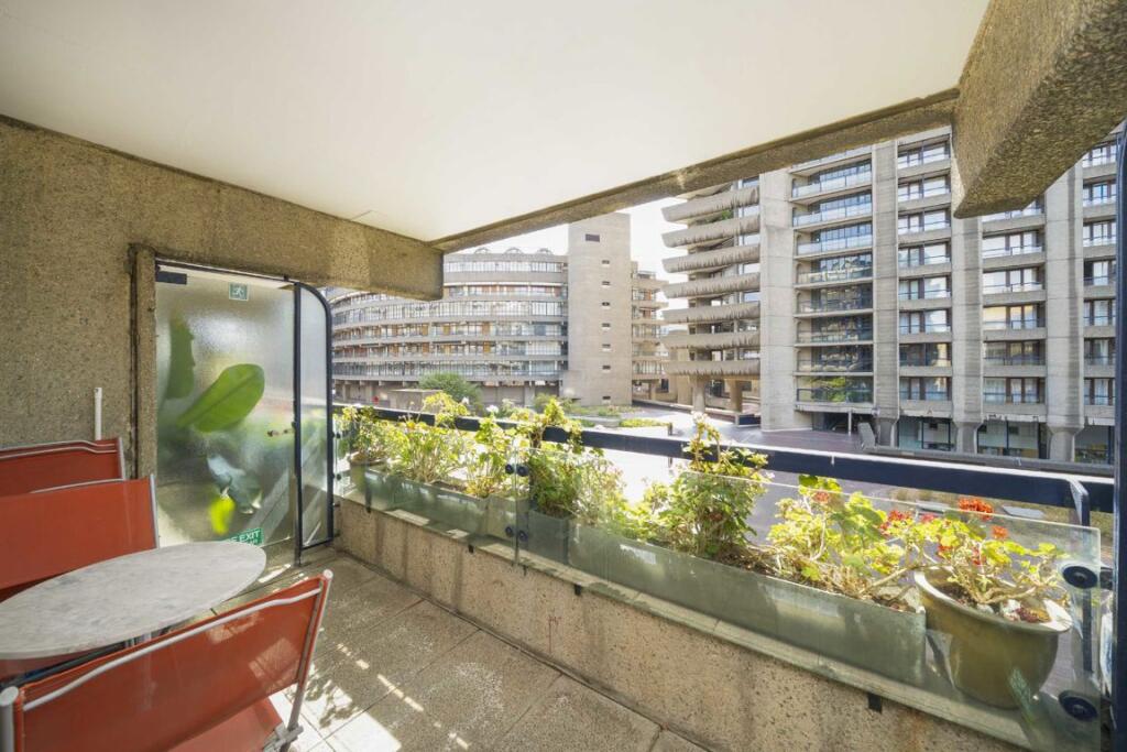 Apartment in London, City of London - More